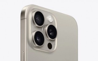 iPhone 15 Pro Max 独占全新长焦镜头，支持 5 倍光学变焦及 25 倍数码变焦