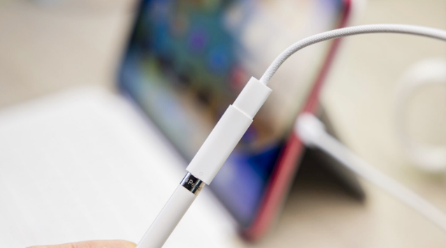 Apple Pencil 2 代与1 代如何充电与查看电量？分享4 种方法-第3张图片